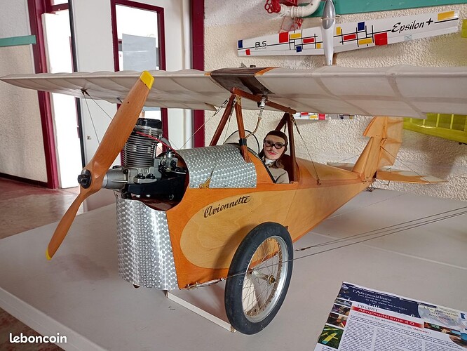 L'avionette HM 8 - 2